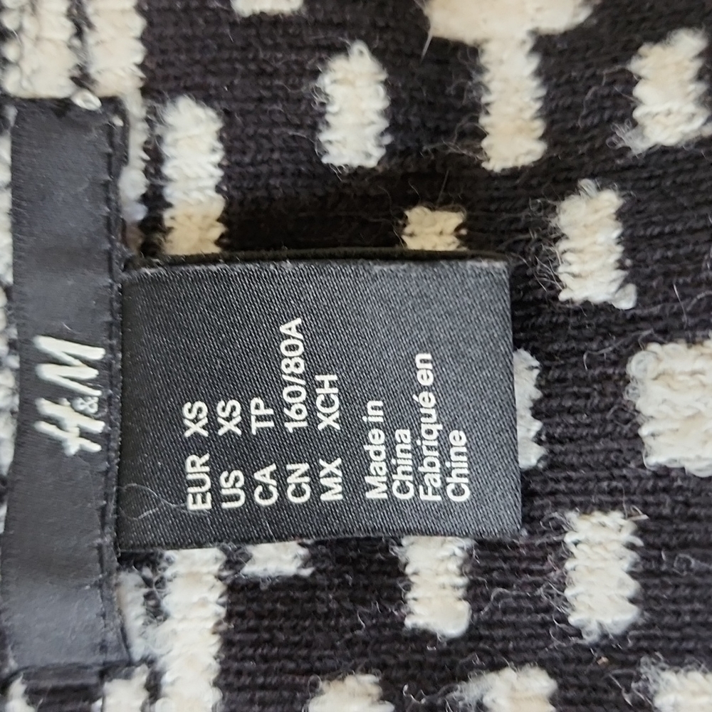 Sweater - Picture 5 of 5